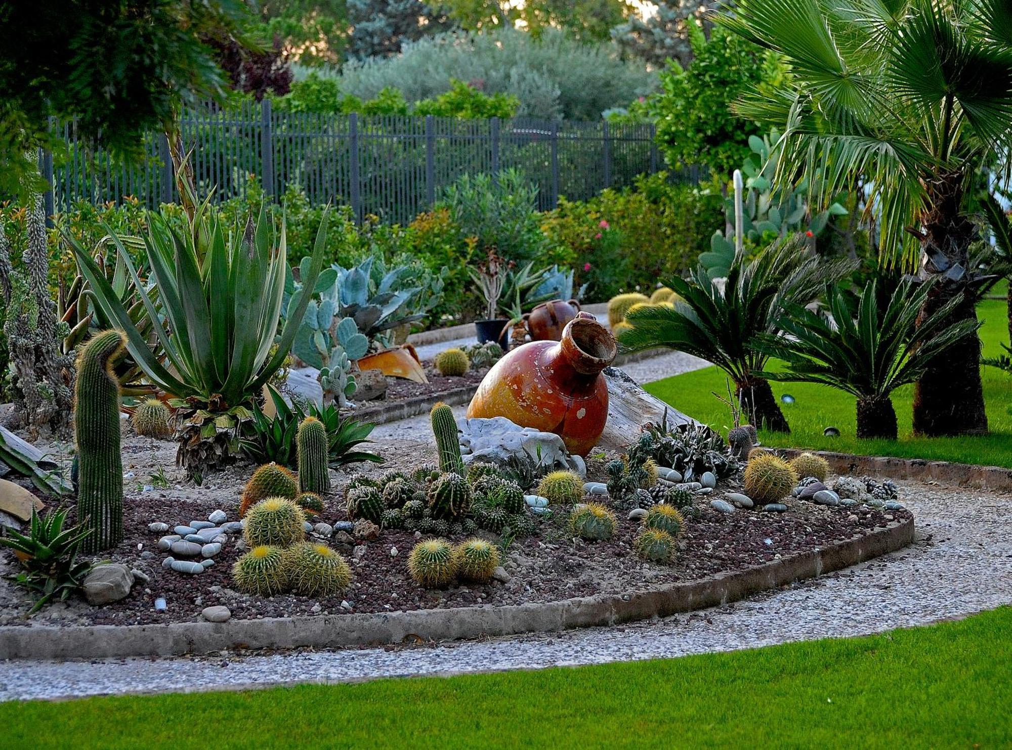Il Giardino Del Te Hotel Barletta Exterior photo